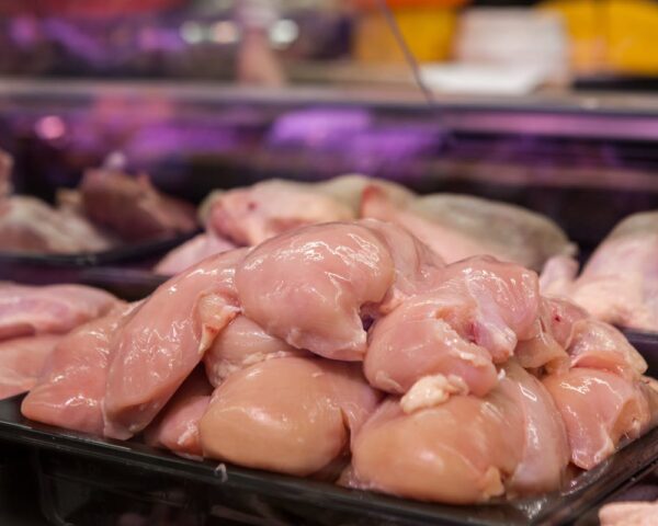 วิธีเลือกซื้อไก่สดให้สดและปลอดภัย — 8 จุดที่ต้องดู